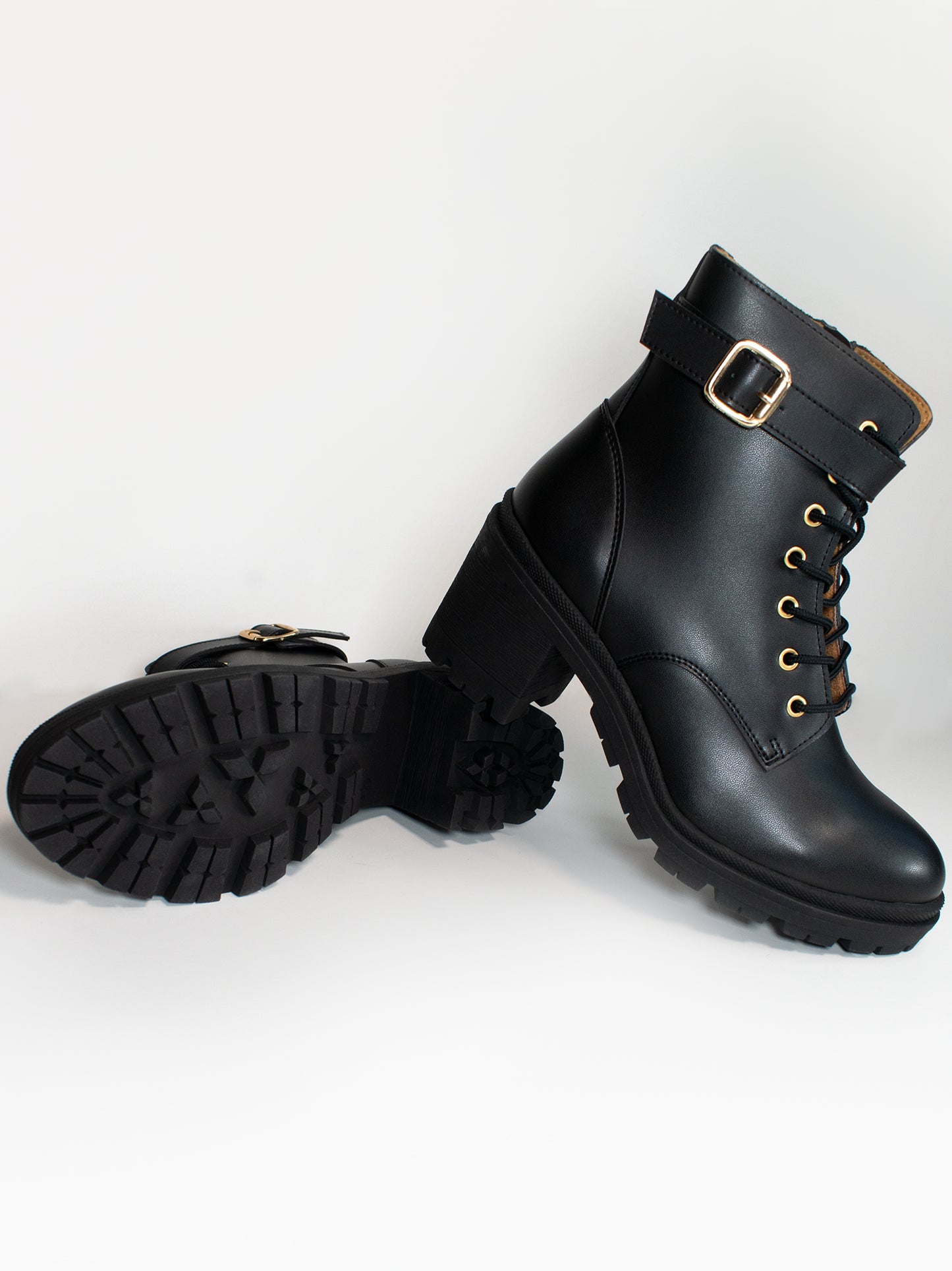 Schnürstiefel mit Gleissohle