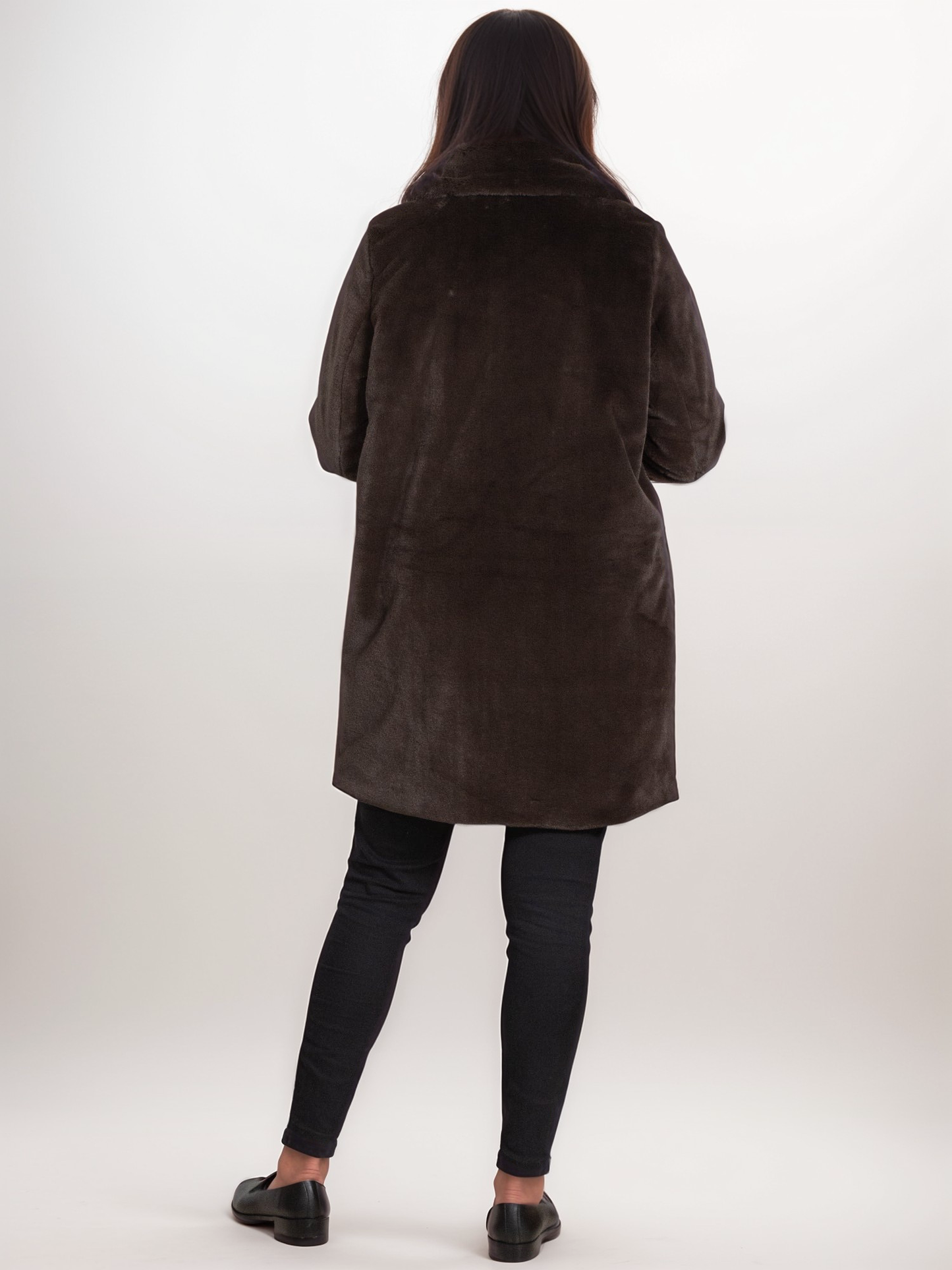 Manteau en fourrure vegan recyclée