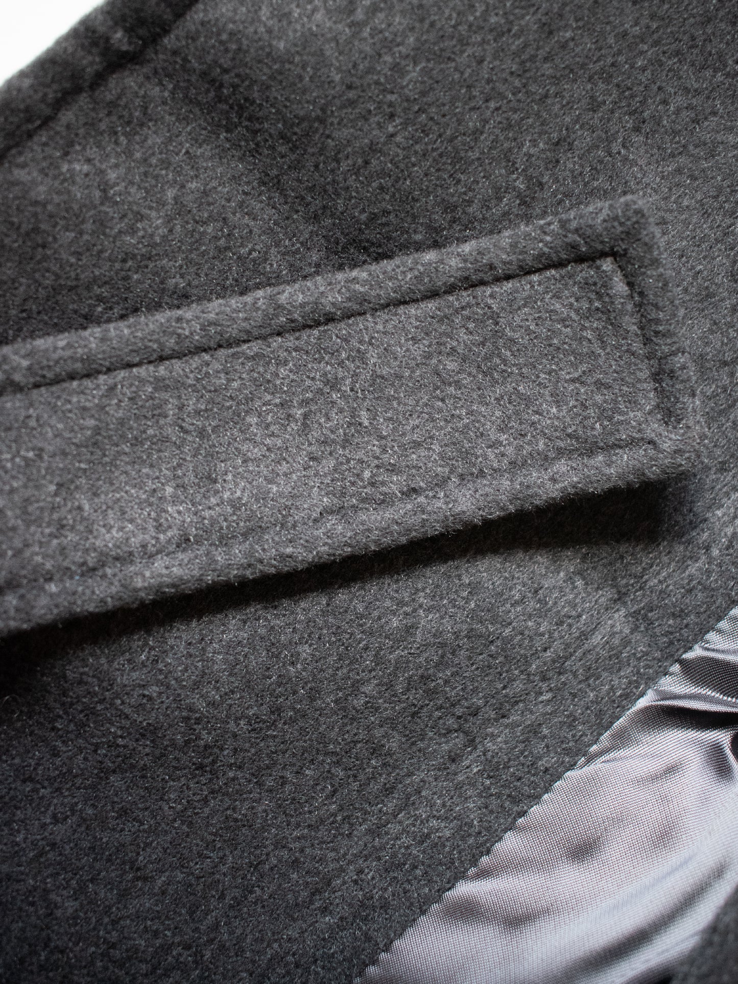 Manteau long portefeuille en laine végétalienne