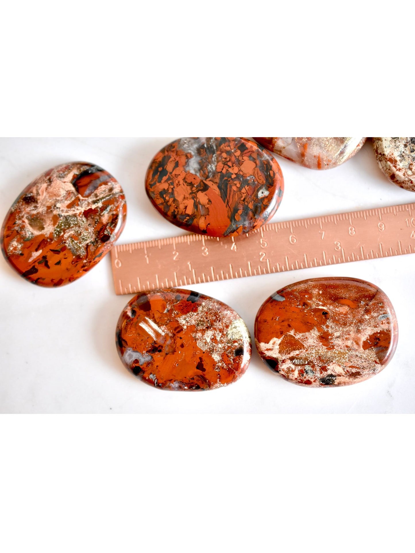 Open Heart Apothecary Brecciated Jaspis Palm Stones Natürliche Rote Kristalle