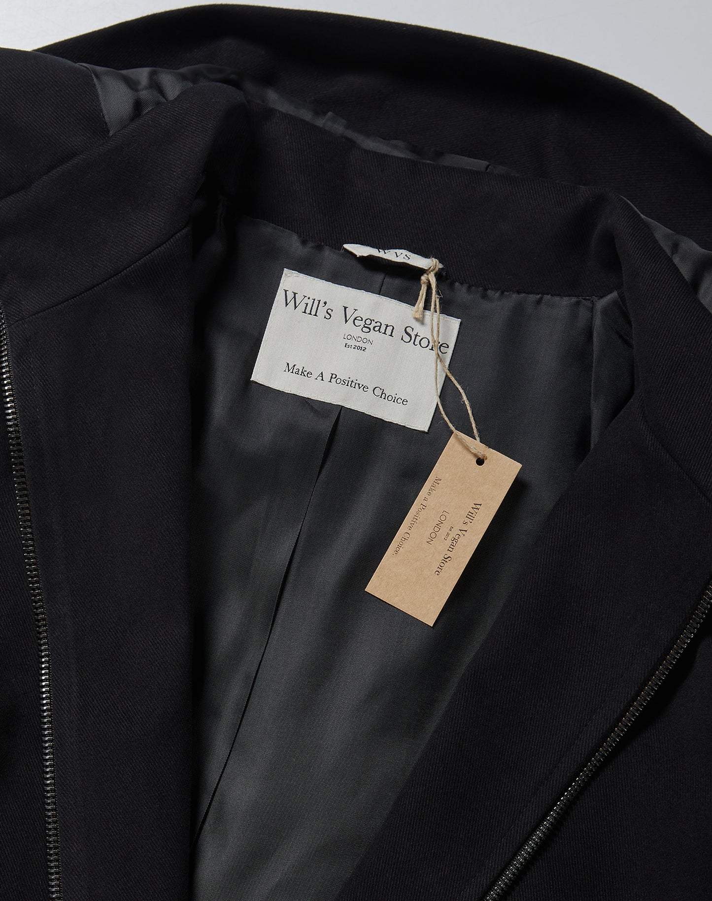 Manteau en laine vegan avec capuche