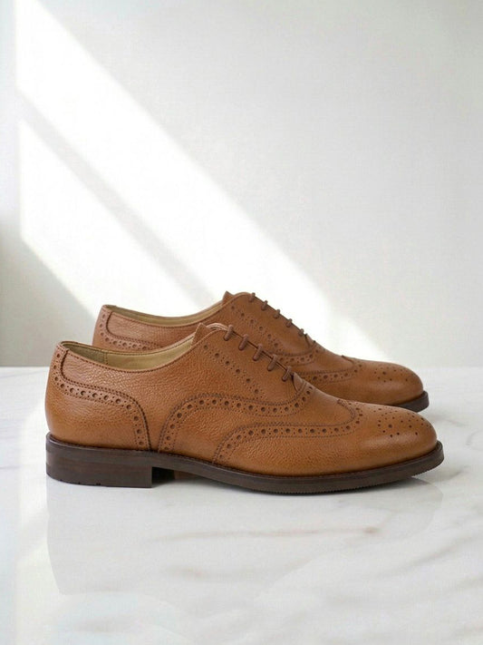 Weit geschnittene Oxford Brogues