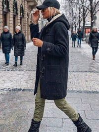 Duffle Coat aus veganer Wolle mit recyceltem veganem Shearling