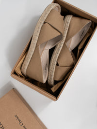 Recycelte Espadrille mit überkreuzten Riemen