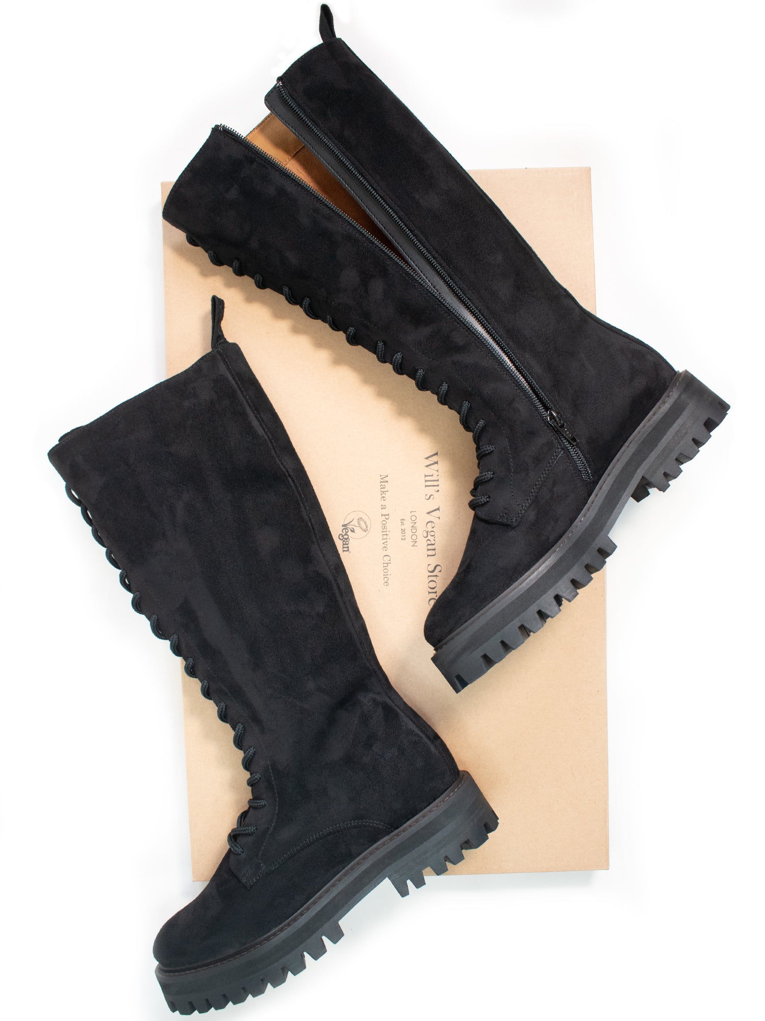 Hohe Schnürstiefel aus veganem Wildleder