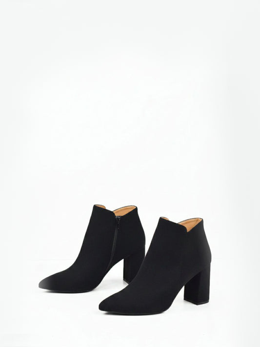 Spitz zulaufende Stiefel | Vegane Stiefel