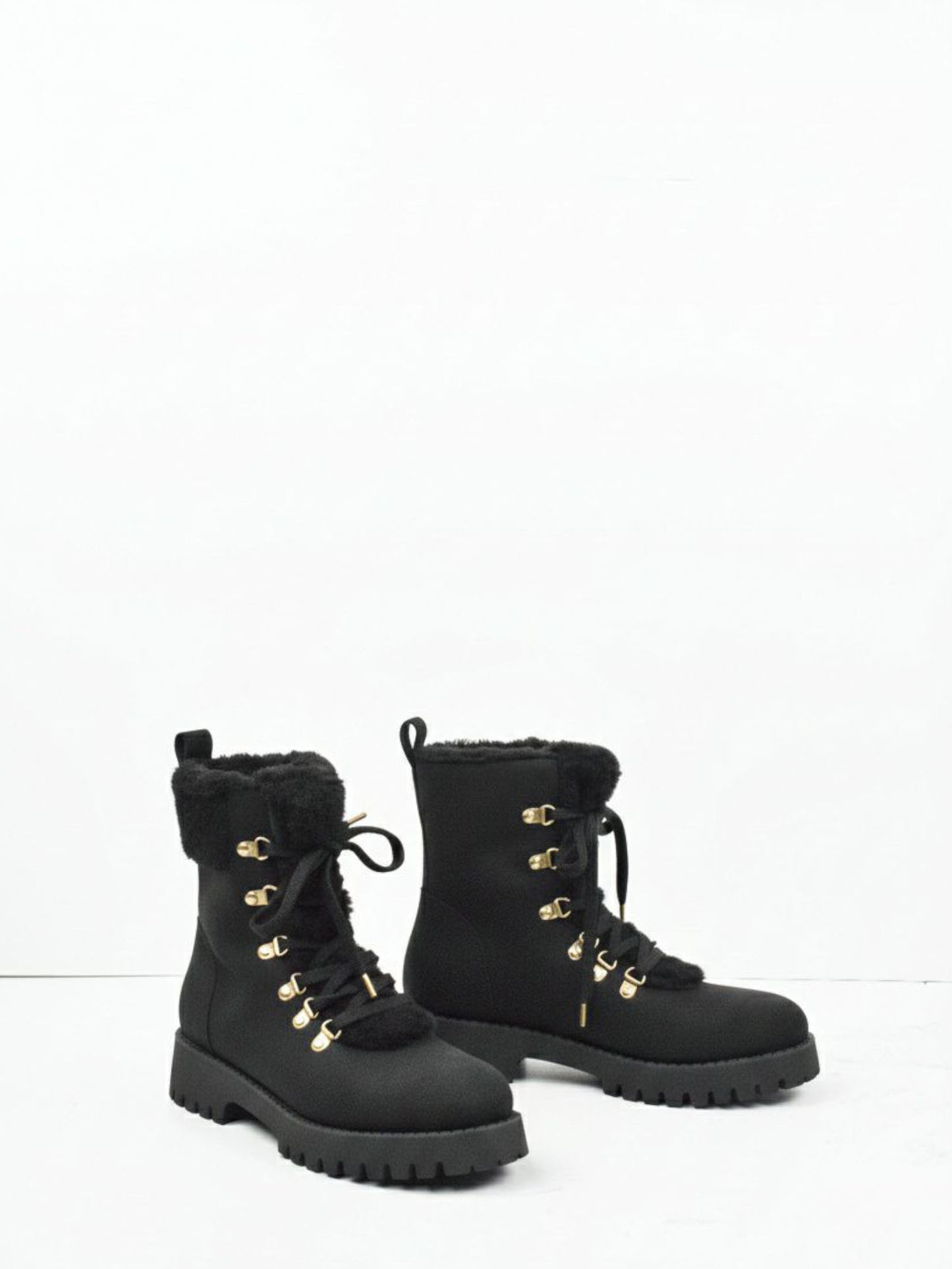Recycelte vegane Shearling-Stiefel