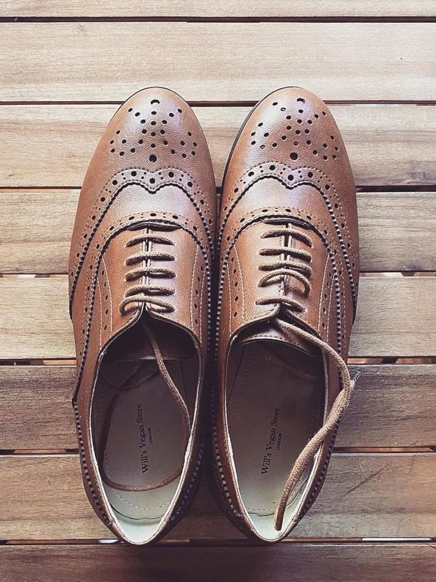 Weit geschnittene Oxford Brogues