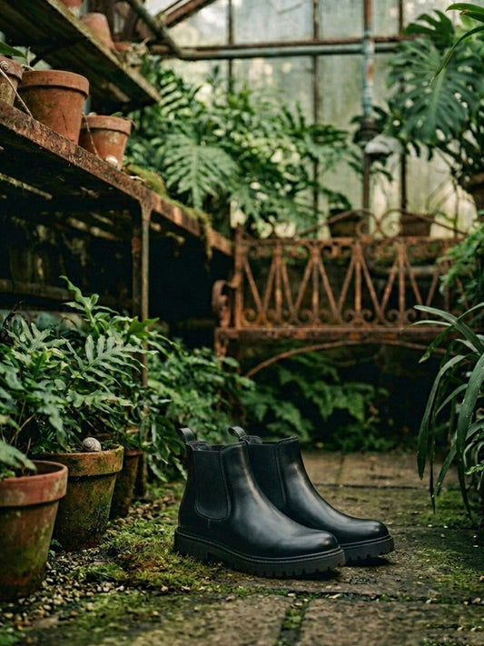 Weit geschnittene Luxe Chelsea-Stiefel mit tiefem Profil