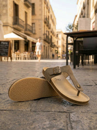 Zehensteg-Fußbett-Sandalen