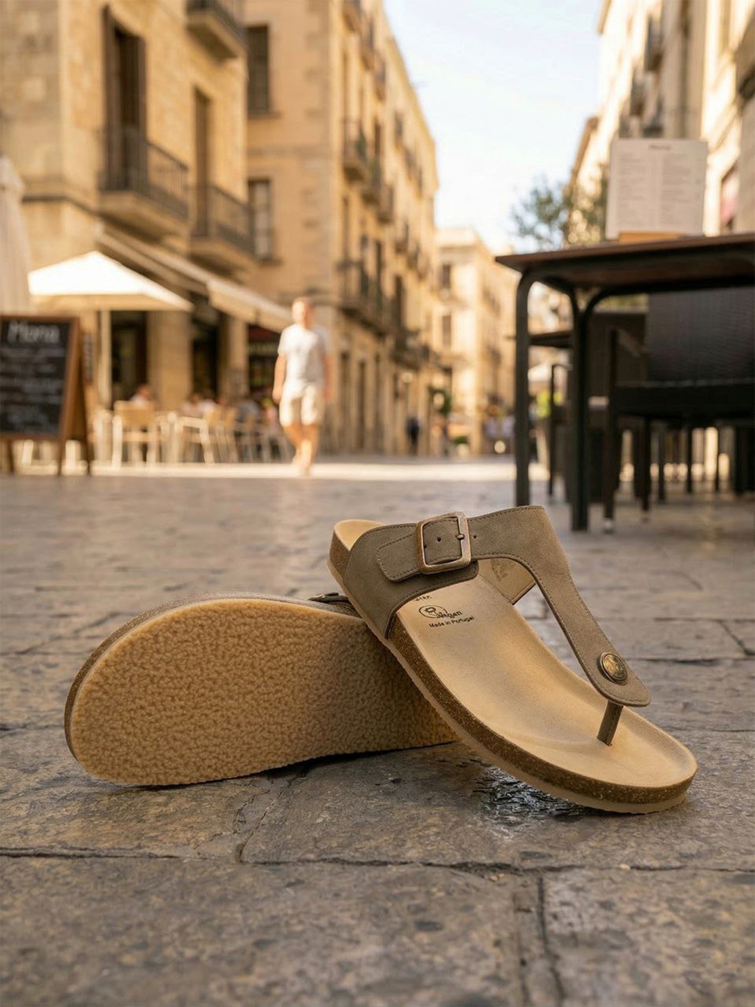 Zehensteg-Fußbett-Sandalen