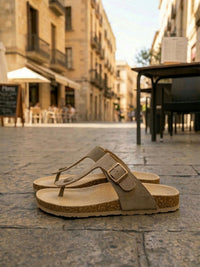 Zehensteg-Fußbett-Sandalen