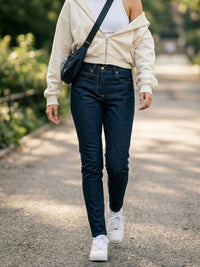 Klassische Jeans aus recyceltem Denim mit geradem Bein