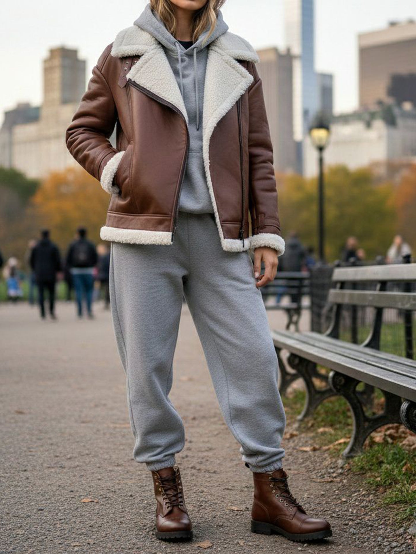 Übergroße Aviator-Jacke aus recyceltem veganem Shearling