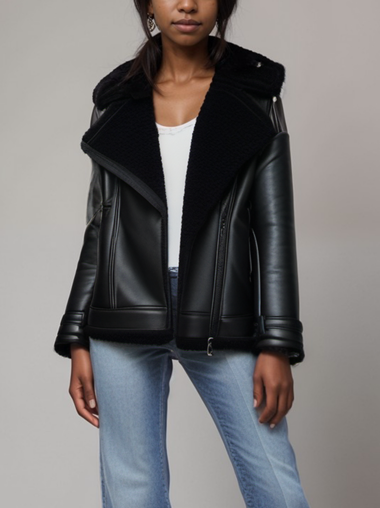 Übergroße Aviator-Jacke aus recyceltem veganem Shearling